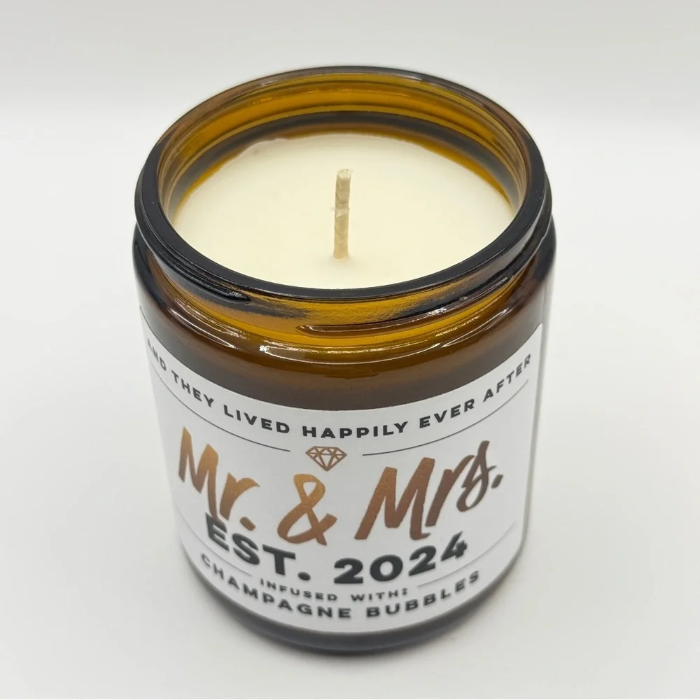 Wax Wit Mr and Mrs Candle Scented Champagne Bubbles Gift - Picture 4 of 5